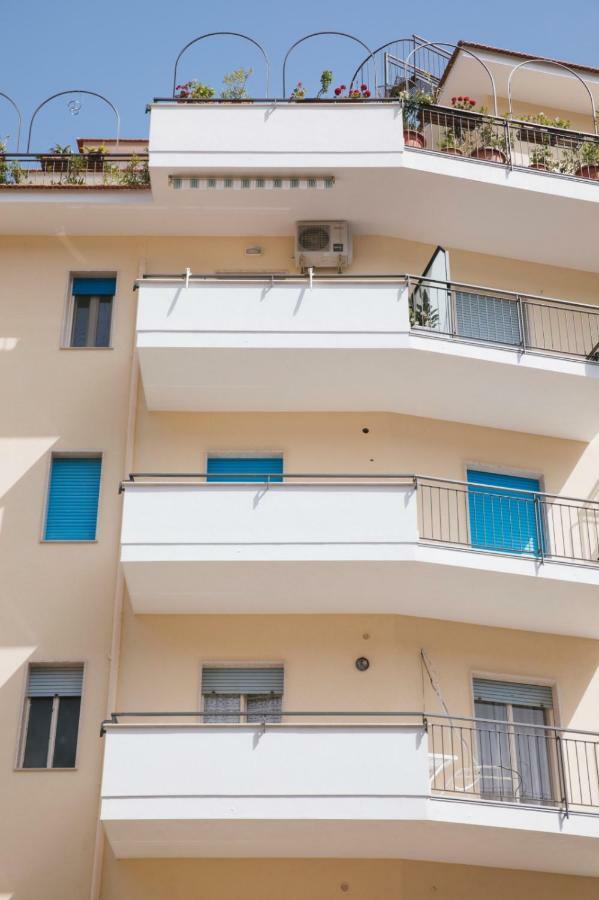 Casa Di Flo Apartment ซอร์เรนโต ภายนอก รูปภาพ